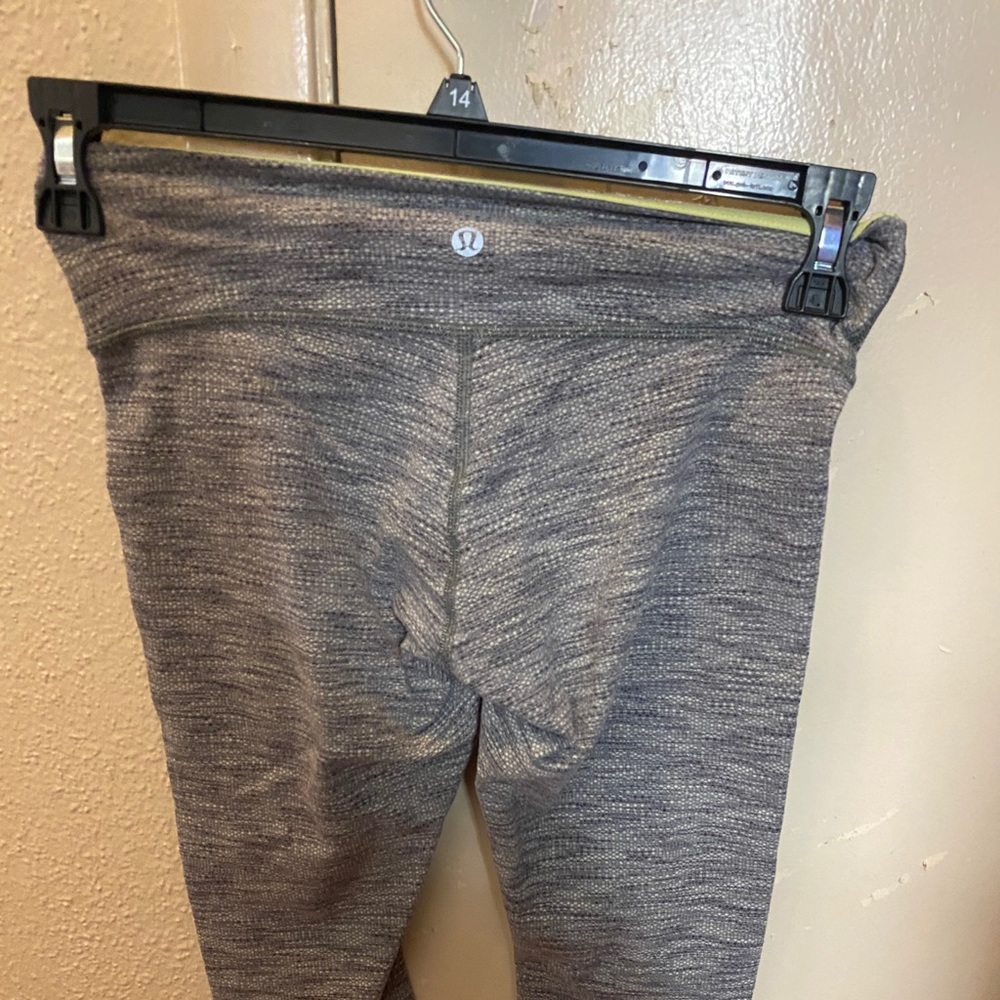 Luluelemon size 4